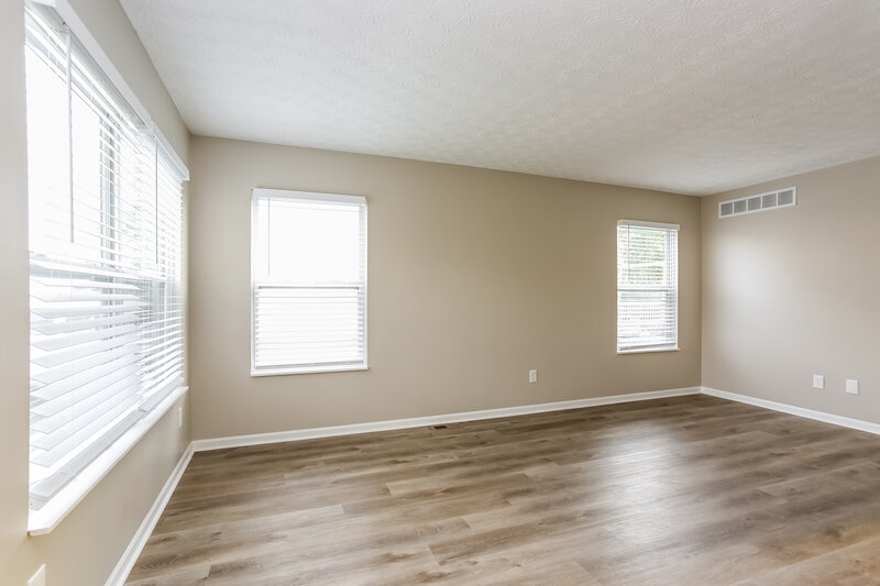 2,220/Mo, 4221 Nipigon Dr Columbus, OH 43207 Main Bedroom View