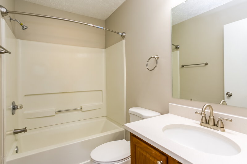 2,220/Mo, 4221 Nipigon Dr Columbus, OH 43207 Bathroom View
