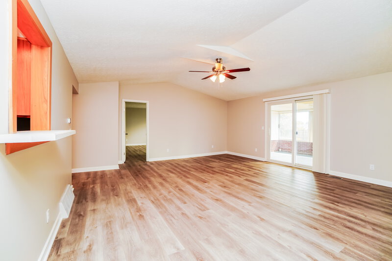 2,010/Mo, 3446 Taco Ct Canal Winchester, OH 43110 Living Room View 4