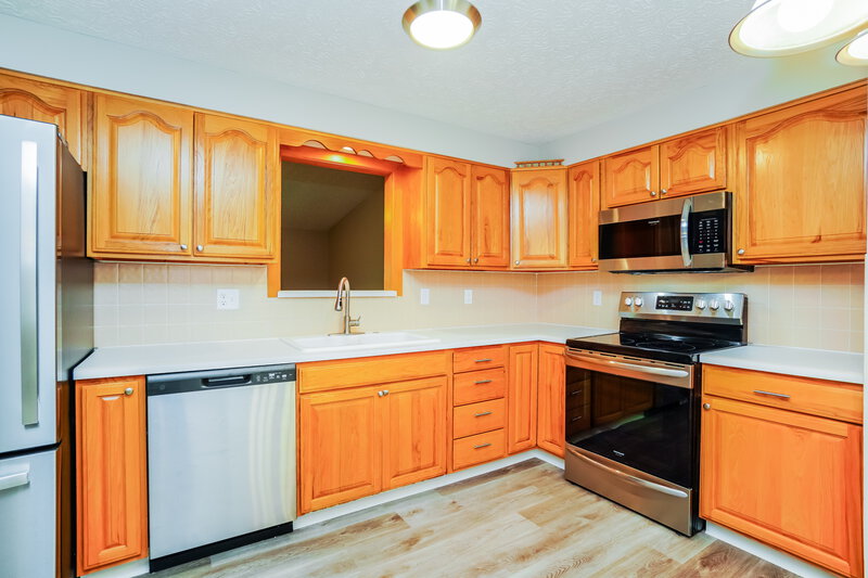 1,950/Mo, 3446 Taco Ct Canal Winchester, OH 43110 Kitchen View 2