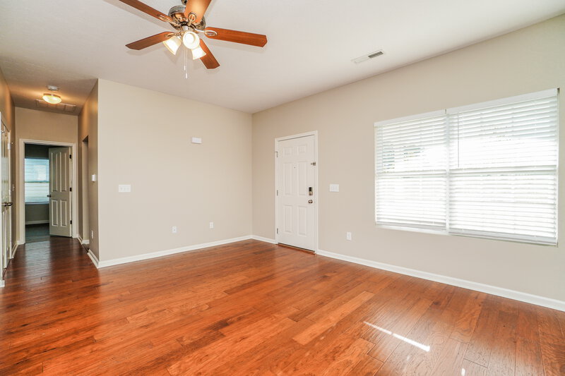 2,490/Mo, 4001 Blue Mountain Cir Columbus, OH 43230 Living Room View 2