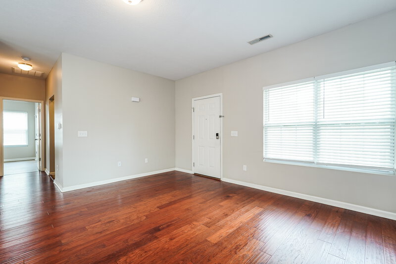 2,215/Mo, 4001 Blue Mountain Cir Columbus, OH 43230 Living Room View 2
