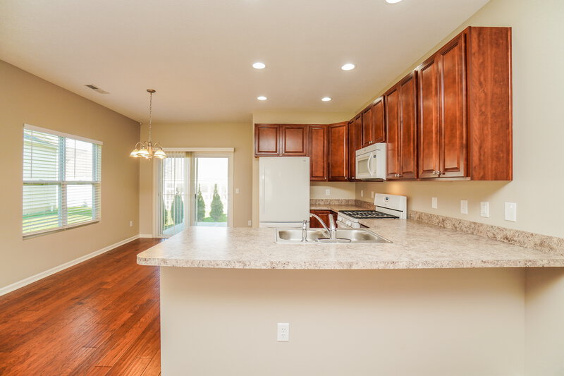 2,490/Mo, 4001 Blue Mountain Cir Columbus, OH 43230 Kitchen View