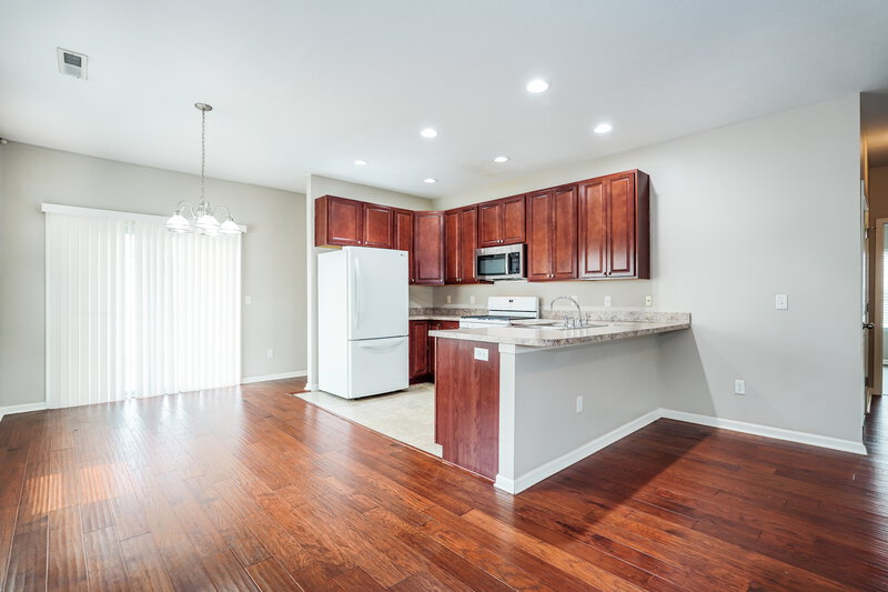 2,215/Mo, 4001 Blue Mountain Cir Columbus, OH 43230 Kitchen View 2
