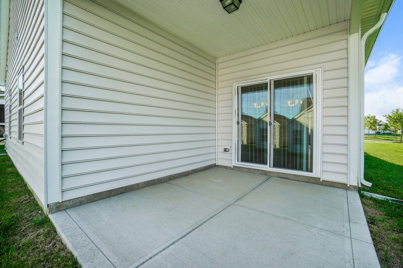2,490/Mo, 4001 Blue Mountain Cir Columbus, OH 43230 Covered Patio View