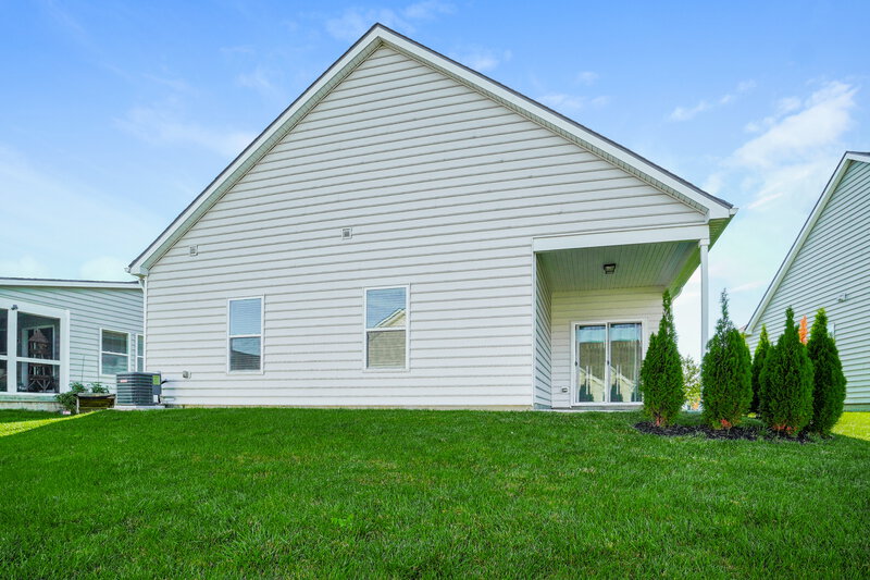 2,490/Mo, 4001 Blue Mountain Cir Columbus, OH 43230 Rear View