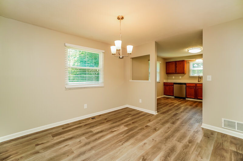 2,980/Mo, 8437 Papillon Ave Reynoldsburg, OH 43068 Dining Room View