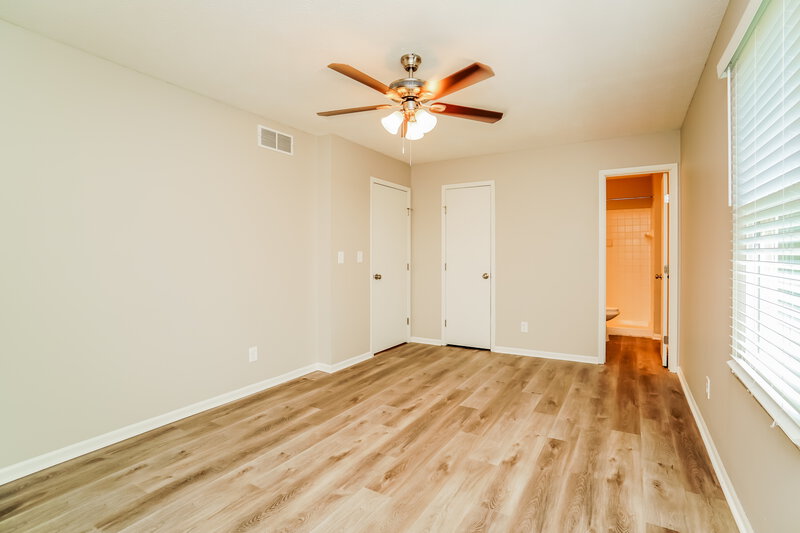 2,980/Mo, 8437 Papillon Ave Reynoldsburg, OH 43068 Main Bedroom View