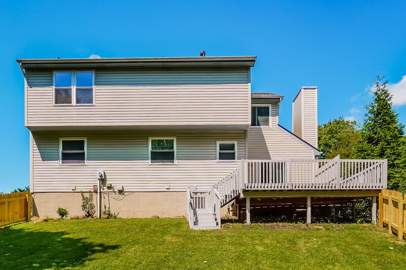 2,980/Mo, 8437 Papillon Ave Reynoldsburg, OH 43068 Rear View