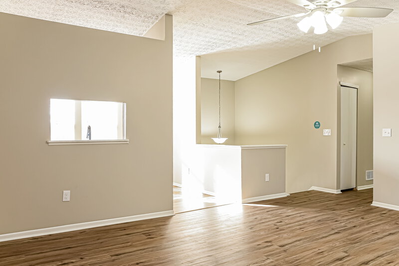 2,125/Mo, 794 Wallinger Dr Galloway, OH 43119 Living Room View