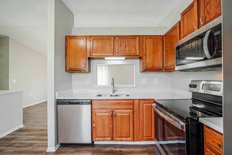 2,125/Mo, 794 Wallinger Dr Galloway, OH 43119 Kitchen View