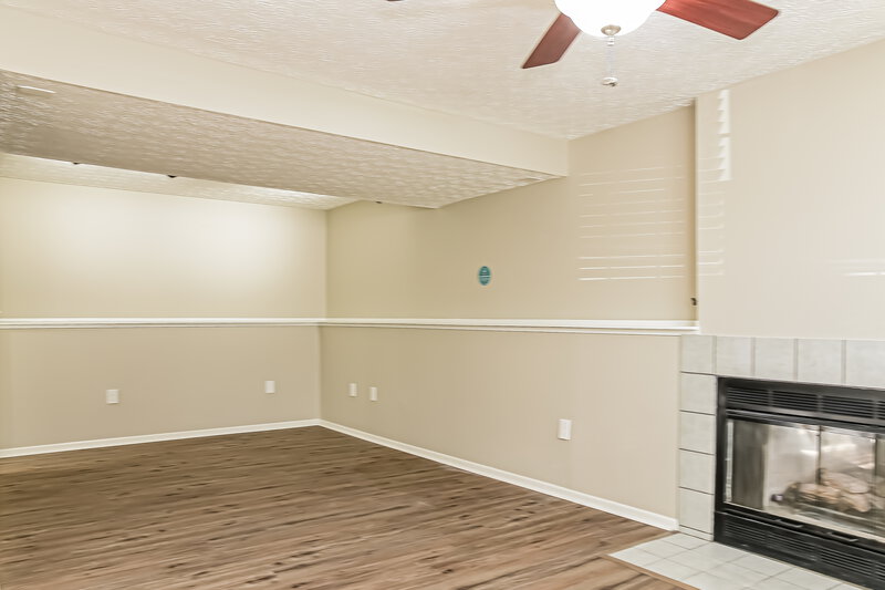 2,125/Mo, 794 Wallinger Dr Galloway, OH 43119 Family Room View 2