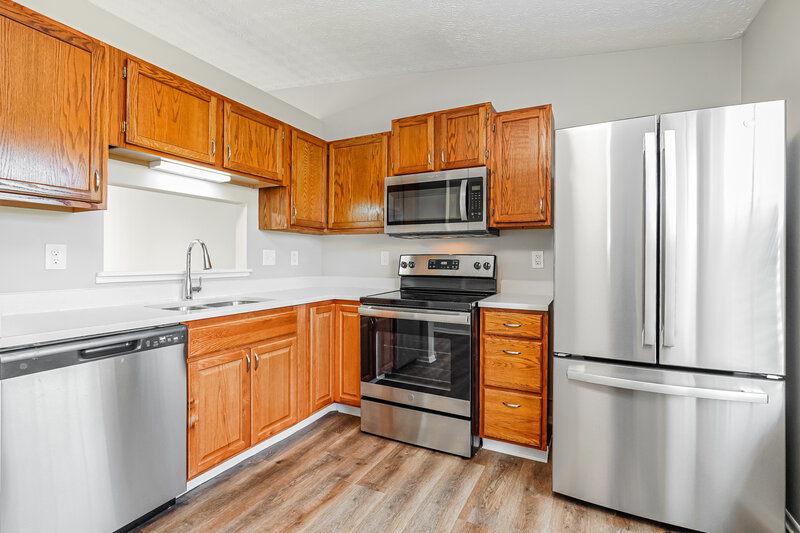 2,125/Mo, 794 Wallinger Dr Galloway, OH 43119 Kitchen View 2
