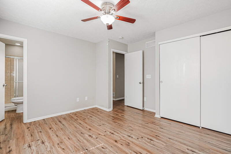 2,125/Mo, 794 Wallinger Dr Galloway, OH 43119 Main Bedroom View 2