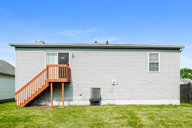 2,125/Mo, 794 Wallinger Dr Galloway, OH 43119 Rear View 2