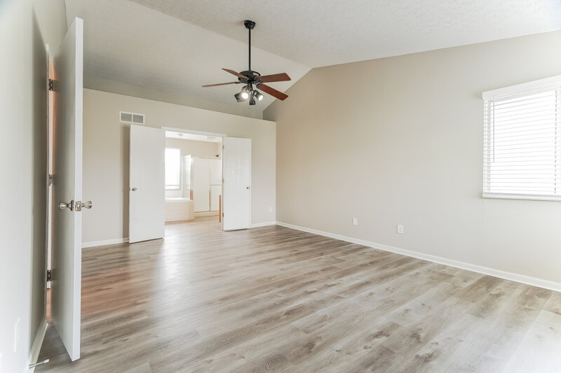 2,225/Mo, 2406 Ziner Cir S Grove City, OH 43123 Main Bedroom View