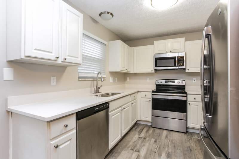 0/Mo, 1361 Wild Oats Dr Columbus, OH 43204 Kitchen View 2