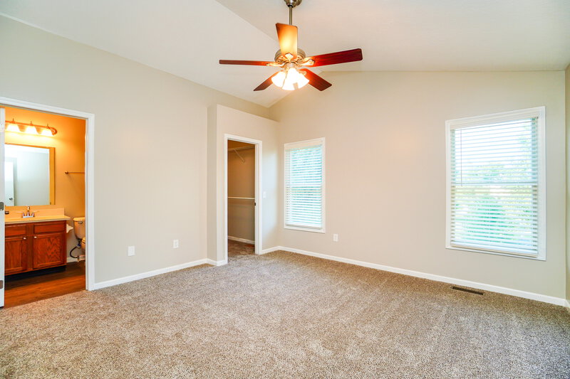 1,990/Mo, 7167 Emerald Tree Dr Canal Winchester, OH 43110 Main Bedroom View