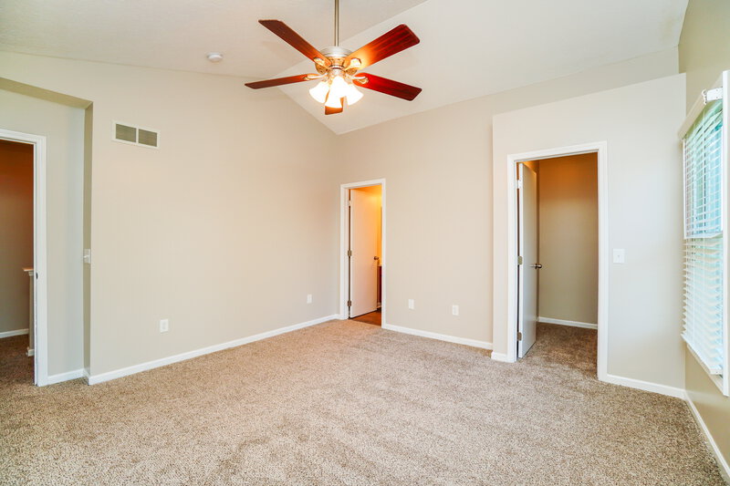 1,990/Mo, 7167 Emerald Tree Dr Canal Winchester, OH 43110 Main Bedroom View 2