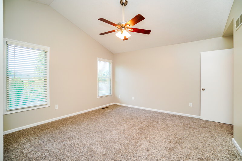 1,990/Mo, 7167 Emerald Tree Dr Canal Winchester, OH 43110 Main Bedroom View 3