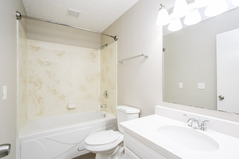 3,290/Mo, 3357 Joes Way Columbus, OH 43223 Bathroom View