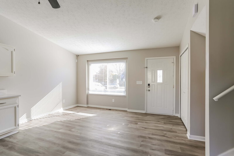 2,125/Mo, 6728 Fallon Ln Canal Winchester, OH 43110 Living Room View