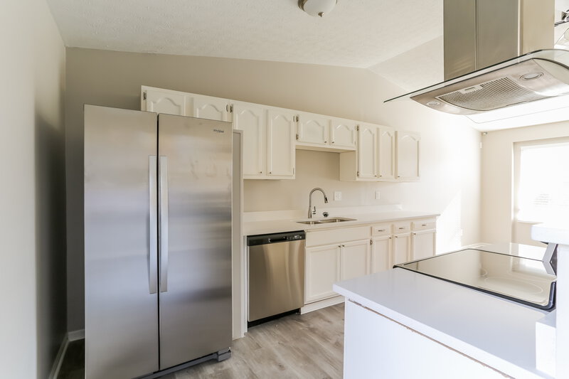 2,125/Mo, 6728 Fallon Ln Canal Winchester, OH 43110 Kitchen View 3