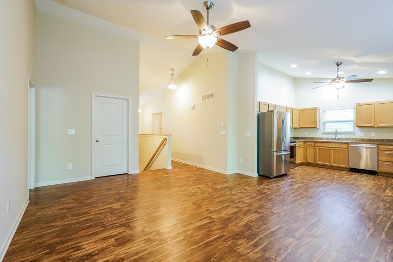 2,020/Mo, 127 Faulkner Dr Lithopolis, OH 43136 Living Room View 2