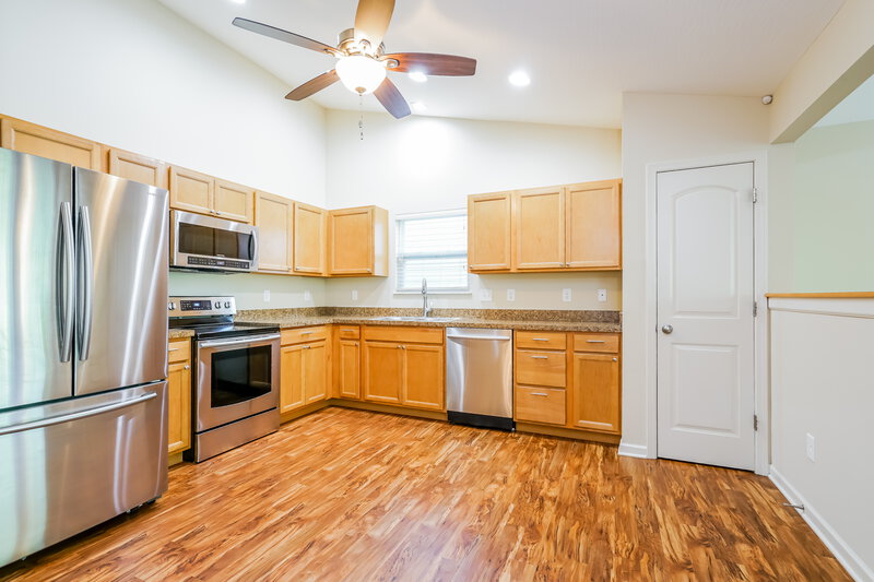 2,020/Mo, 127 Faulkner Dr Lithopolis, OH 43136 Kitchen View