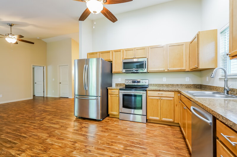 2,020/Mo, 127 Faulkner Dr Lithopolis, OH 43136 Kitchen View 2