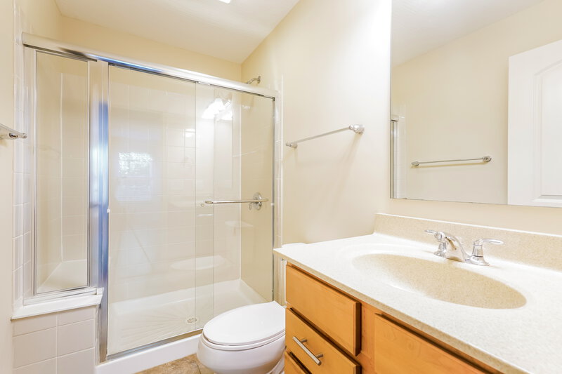 2,020/Mo, 127 Faulkner Dr Lithopolis, OH 43136 Main Bathroom View