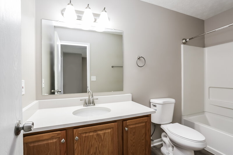 2,295/Mo, 4003 Prestige Ct Grove City, OH 43123 Bathroom View