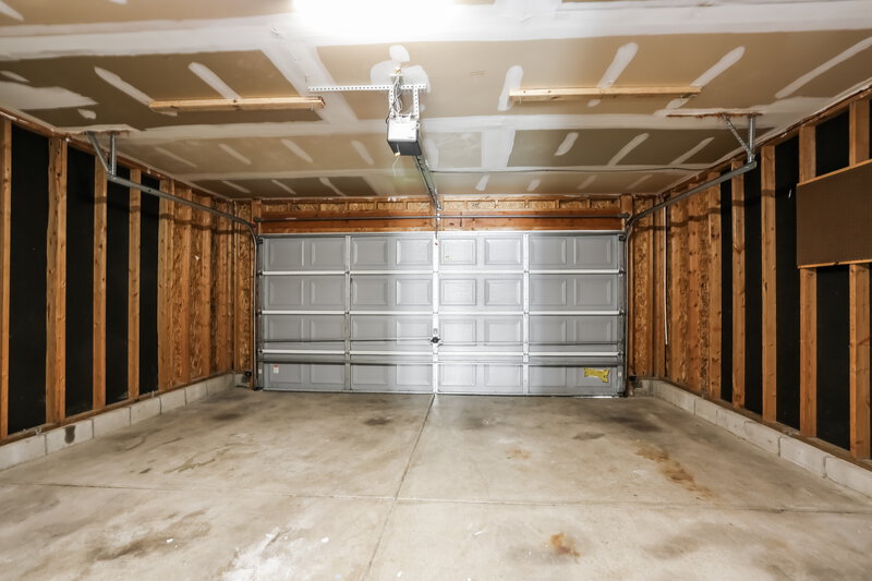 2,295/Mo, 4003 Prestige Ct Grove City, OH 43123 Garage View