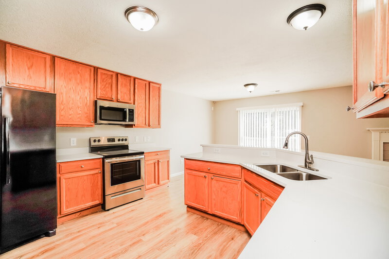 2,760/Mo, 6933 Spring Bloom Dr Canal Winchester, OH 43110 Kitchen View 2