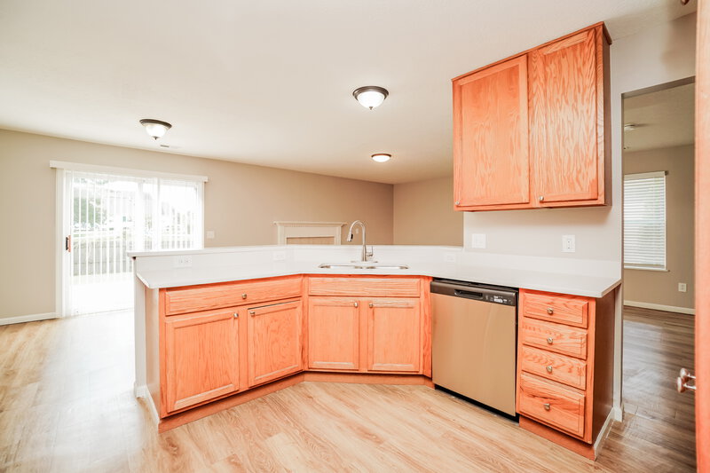 2,760/Mo, 6933 Spring Bloom Dr Canal Winchester, OH 43110 Kitchen View 3