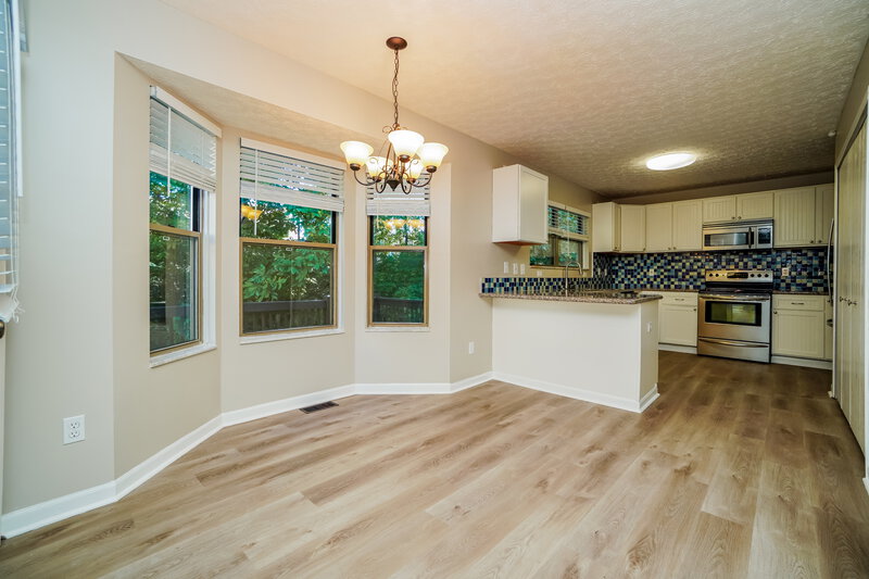 2,000/Mo, 944 White Oak Ct Marysville, OH 43040 Dining Room View