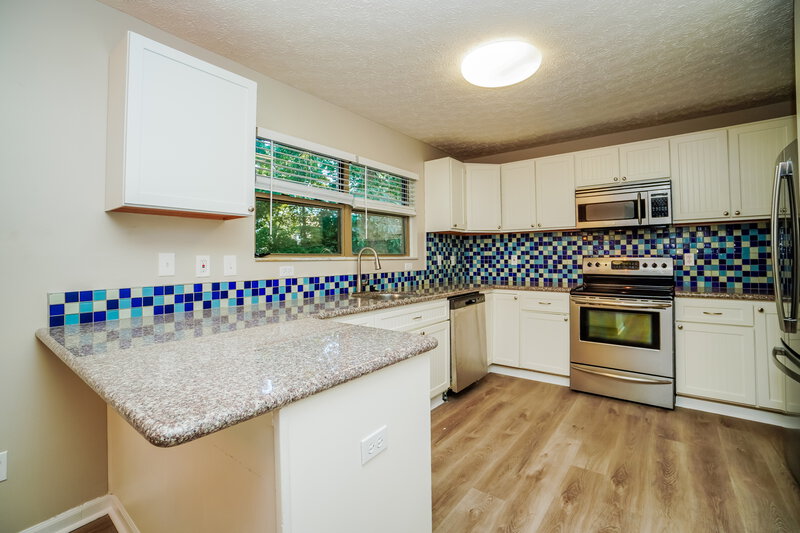 2,000/Mo, 944 White Oak Ct Marysville, OH 43040 Kitchen View
