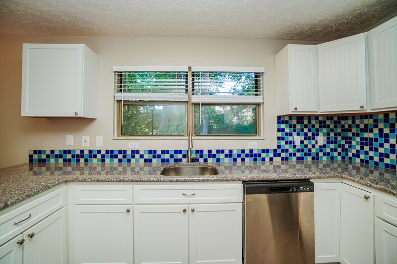 2,000/Mo, 944 White Oak Ct Marysville, OH 43040 Kitchen View 3