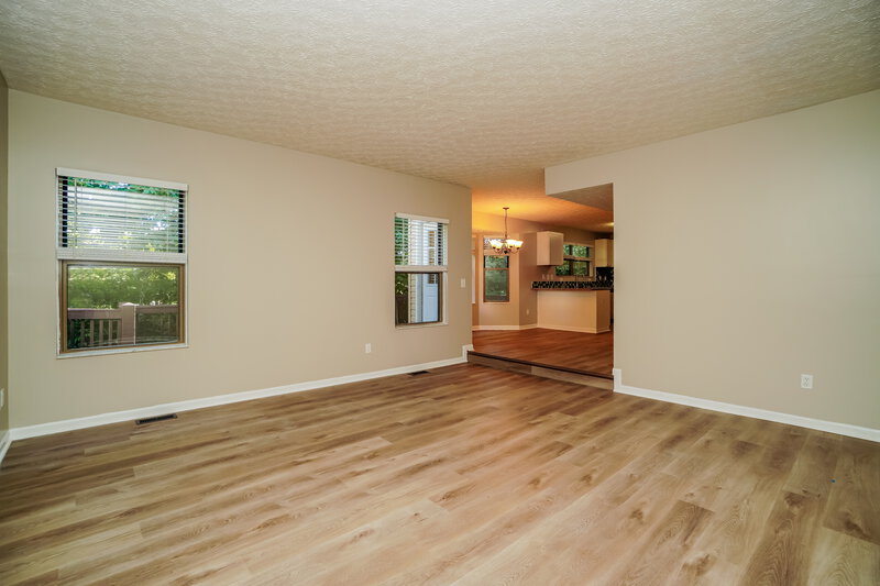 2,000/Mo, 944 White Oak Ct Marysville, OH 43040 Family Room View