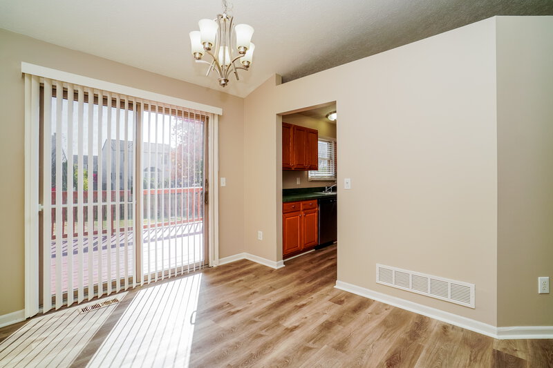 2,045/Mo, 408 Galloway Ridge Dr Galloway, OH 43119 Dining Room View