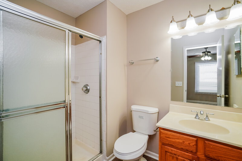 2,045/Mo, 408 Galloway Ridge Dr Galloway, OH 43119 Bathroom View