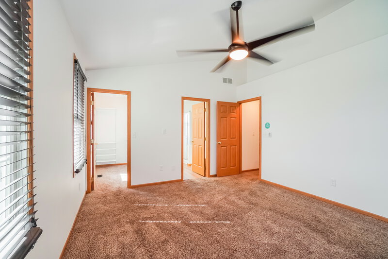 2,475/Mo, 3149 Sitka Spruce Dr Grove City, OH 43123 Main Bedroom View 2