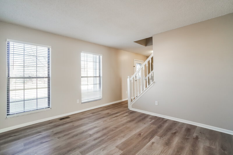 2,335/Mo, 8545 Kingsley Dr Reynoldsburg, OH 43068 Living Room View