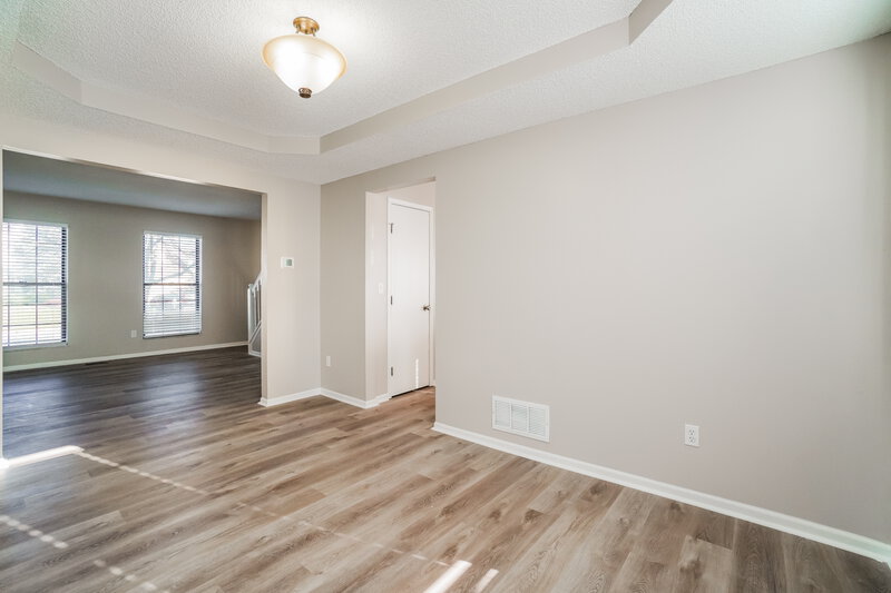 2,335/Mo, 8545 Kingsley Dr Reynoldsburg, OH 43068 Dining Room View 2
