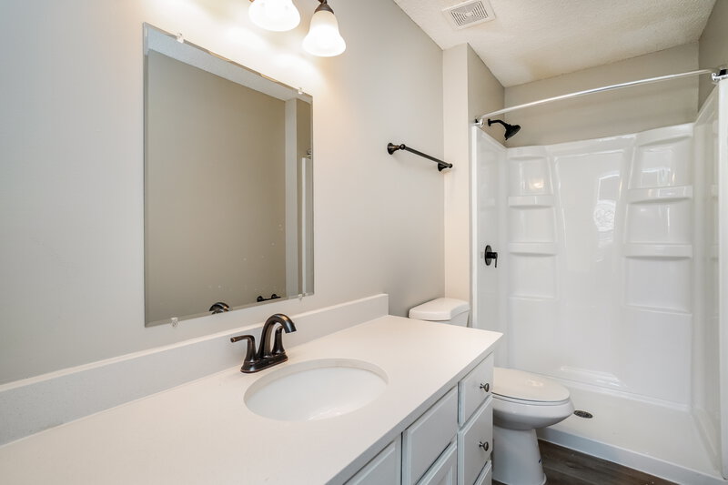 2,335/Mo, 8545 Kingsley Dr Reynoldsburg, OH 43068 Bathroom View