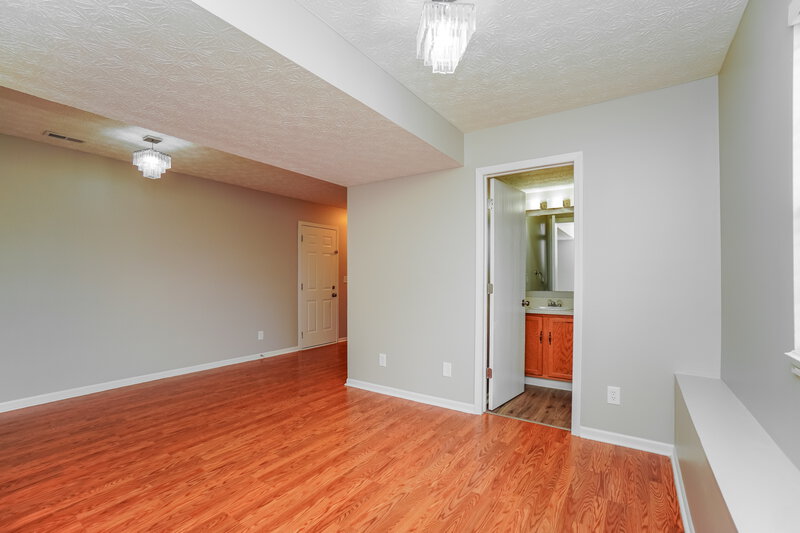 1,945/Mo, 5651 Readers St Canal Winchester, OH 43110 Family Room View 2