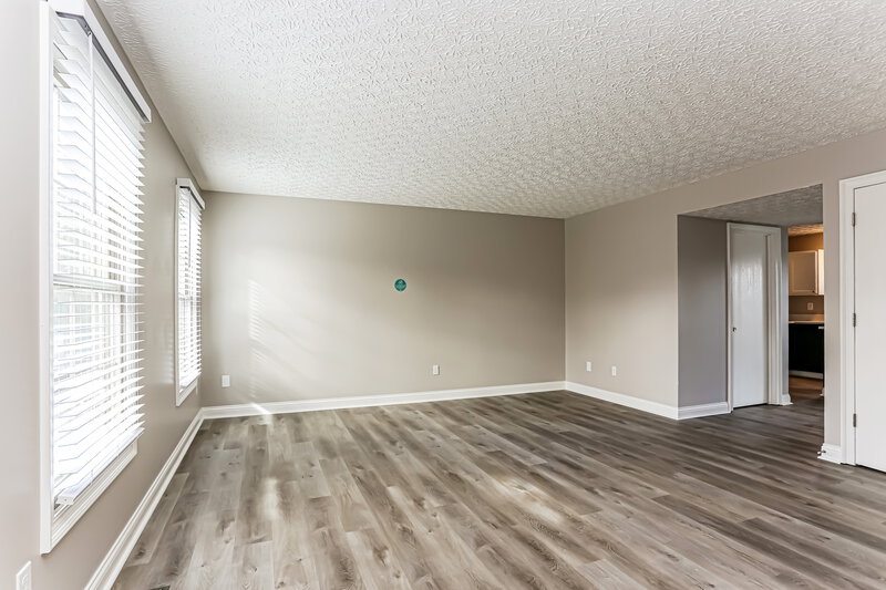 2,400/Mo, 2116 Juneau Way Grove City, OH 43123 Living Room View 2