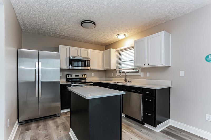 2,400/Mo, 2116 Juneau Way Grove City, OH 43123 Kitchen View 2