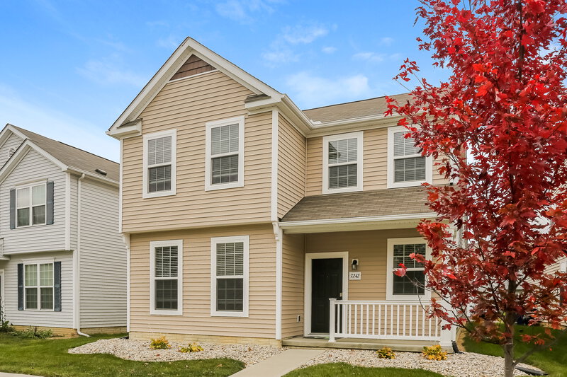 2,075/Mo, 7242 Rondeau Dr Reynoldsburg, OH 43068 Front View