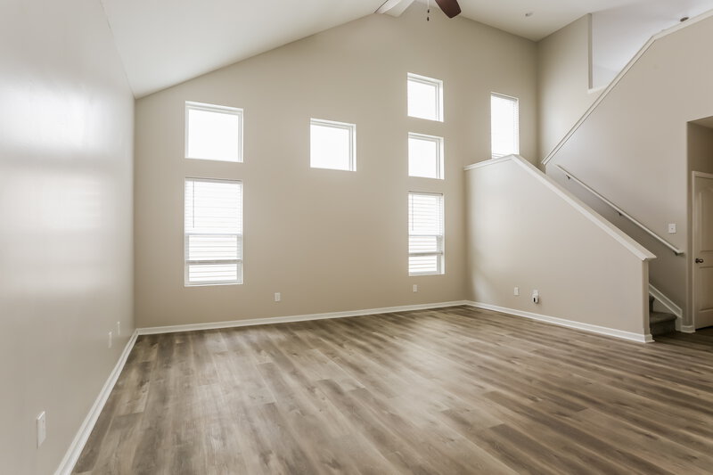 2,075/Mo, 7242 Rondeau Dr Reynoldsburg, OH 43068 Living Room View